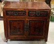 Meuble bas chinois monté sur roulettes, 