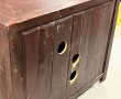 Meuble bas chinois monté sur roulettes, 