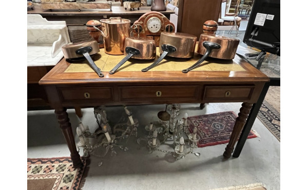 Bureau XIXe en merisier plateau cuir (qq