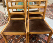 Suite de 4 chaises en merisier, assise v