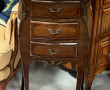 Chevet de style Louis XV en placage, ouv