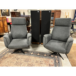 Paire de fauteuils électriques modernes 