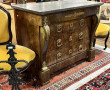 Commode en placage d'acajou et garniture