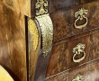 Commode en placage d'acajou et garniture