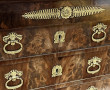 Commode en placage d'acajou et garniture