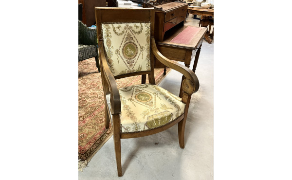 Fauteuil Restauration en bois fruitier (