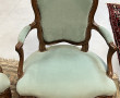 Paire de fauteuils cabriolet en bois nat