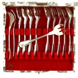 12 fourchettes à huîtres en métal argent