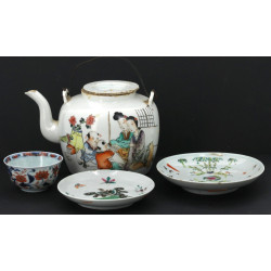 CHINE XIXème - Théière en porcelaine bla