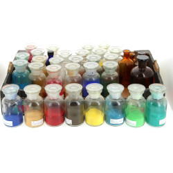 Ensemble de flacons de pigments anciens 