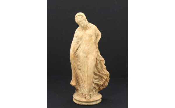 Tanagra, statuette en plâtre patiné, dan