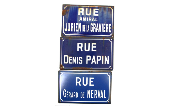 Trois plaques de rue anciennes émaillées