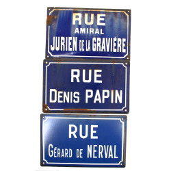 Trois plaques de rue anciennes émaillées