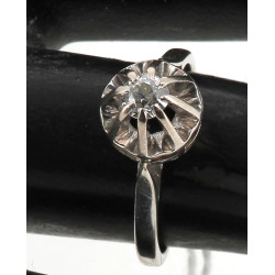 Bague solitaire diamant en or blanc 18 c
