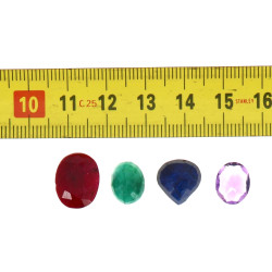 Lot de 4 pierres sur papier : rubis, éme