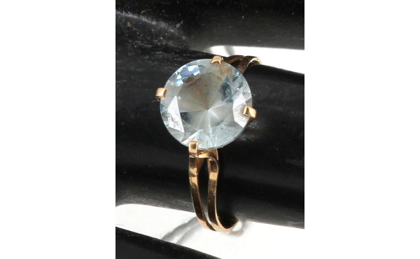 Bague en or jaune 18 carats, poinçon têt