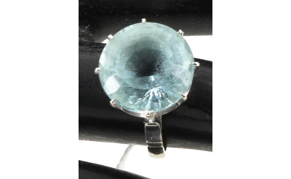 Bague en or blanc 18 cts, poinçon tête d