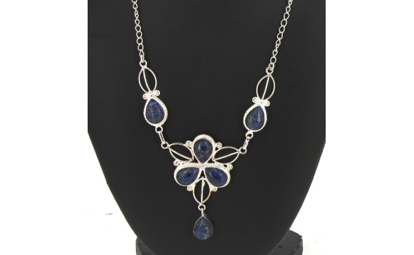 Collier en argent 925ème et cabochons po