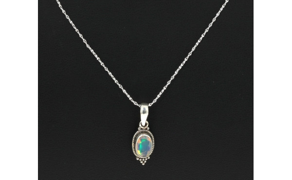 Pendentif en argent et motif façon opale