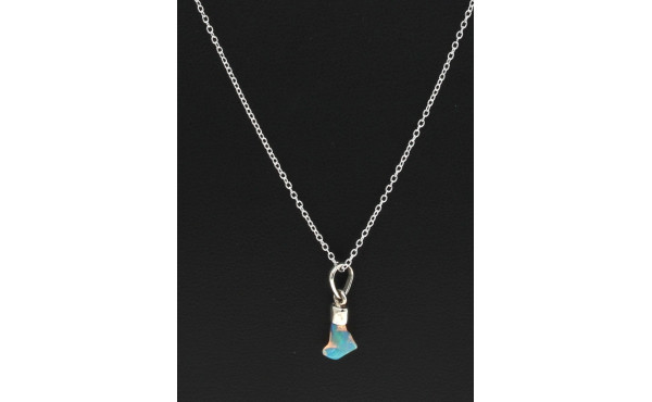 Pendentif en argent et motif façon opale