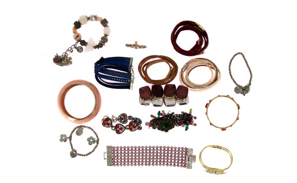 Lot de 15 bracelets fantaisie