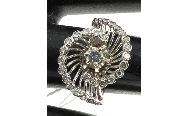 Bague style tourbillon en or 18 carats s
