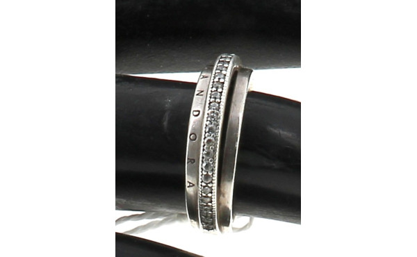 Bague jonc en argent et strass, poids 4,