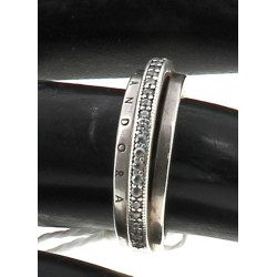 Bague jonc en argent et strass, poids 4,