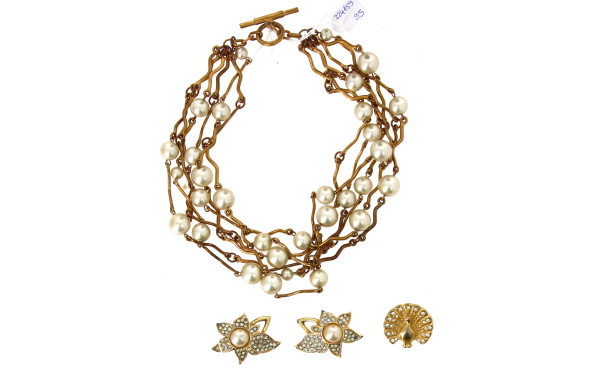 Lot de 3 bijoux fantaisie en métal doré,