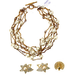 Lot de 3 bijoux fantaisie en métal doré,