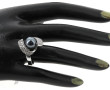 Bague en argent sertie d'une perle grise