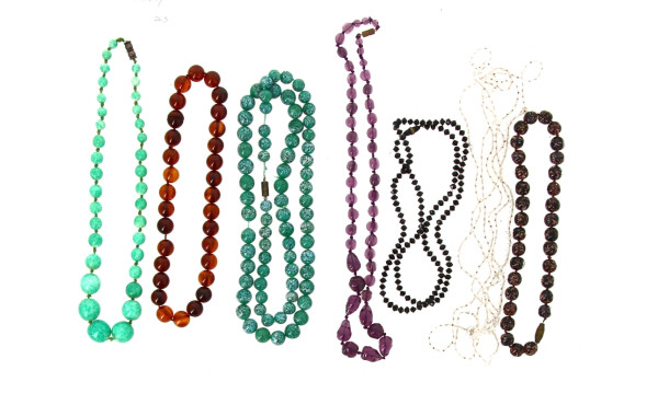 Lot de 7 colliers fantaisie vintage dont