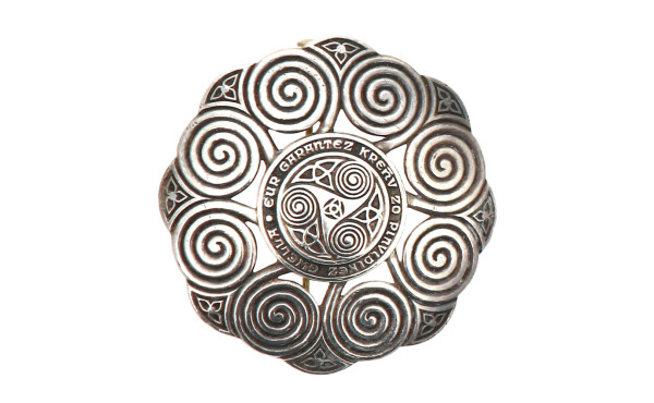 Broche en argent décor celtique, poids b