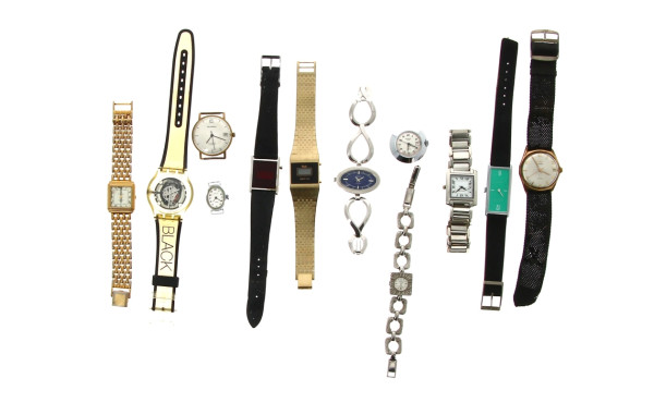 Petit lot de 12 montres bracelets dont u