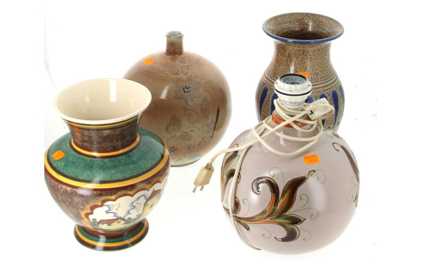 Lot de 4 pièces en céramique : 3 vases e