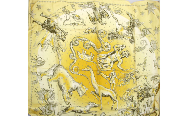 GIANNI VERSACE - Carré en soie à décor d