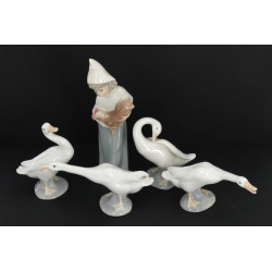 LLADRO - Jeune fille tenant une poule (t