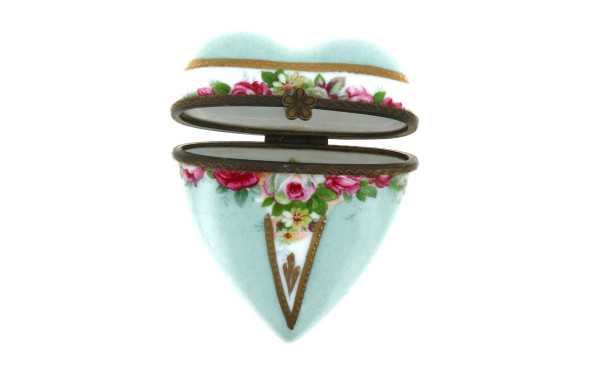 Boîte en forme de cœur en porcelaine à d