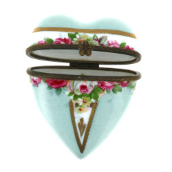 Boîte en forme de cœur en porcelaine à d