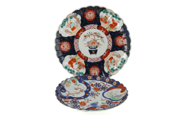 JAPON - Plat et assiette en porcelaine d