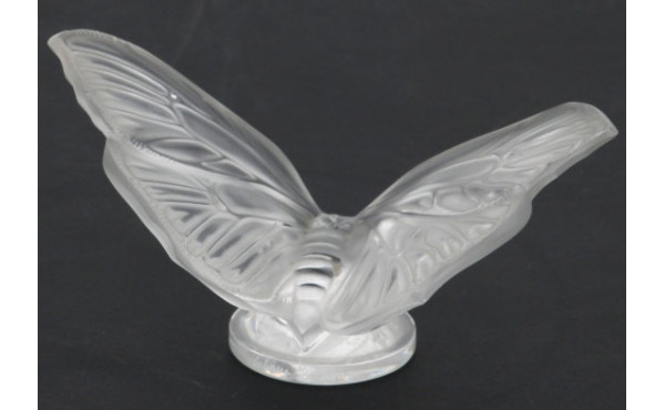 LALIQUE France - Papillon, sujet en cris