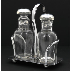 BACCARAT - Paire de burettes en cristal 