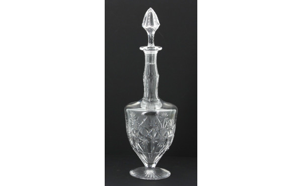 SAINT-LOUIS - Carafe en cristal taillé a