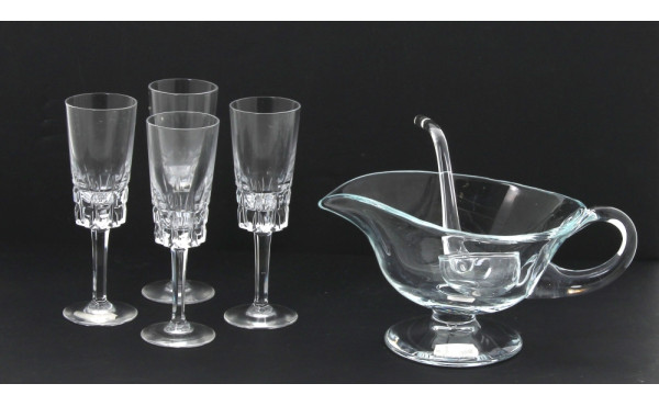 Saucière en verre avec sa cuillère : on 