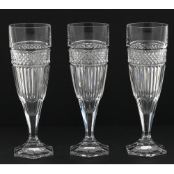 7 flûtes à champagne en cristal moulé dé