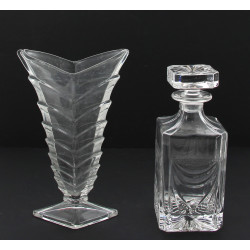 Carafe avec son bouchon en cristal moulé