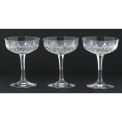 11 coupes en cristal dans le goût de St 