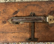 Valise ancienne en bois, étiqettes contr