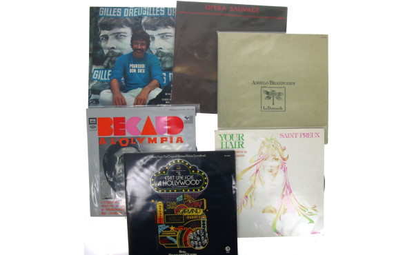 Caisse de disques dont disques d'artiste
