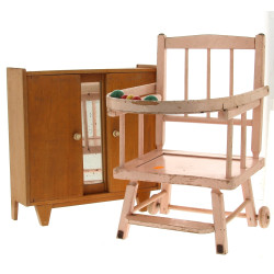 Petite chaise de bébé ou poupée laquée r